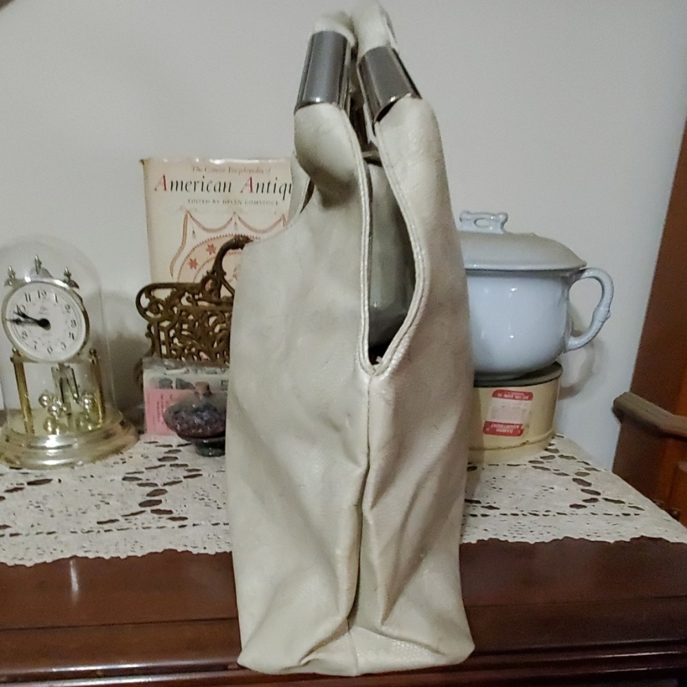 Purse - Picture 2 of 8